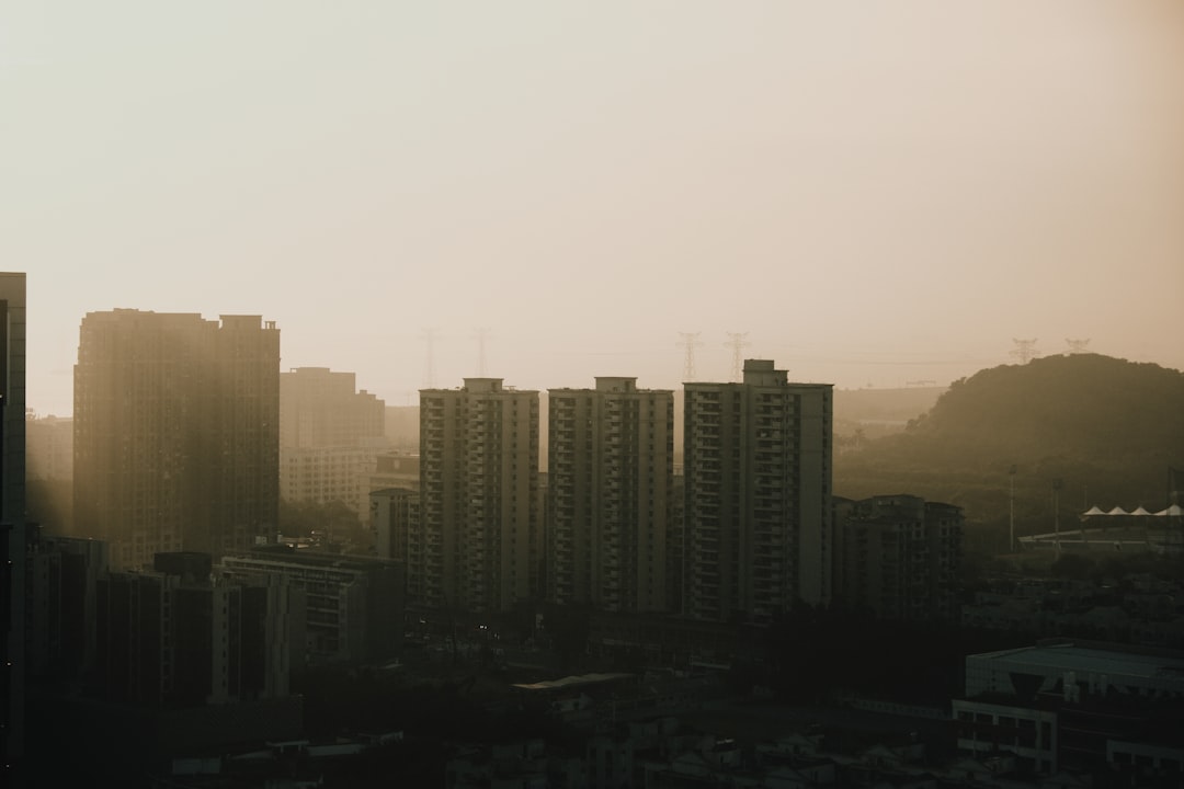 乾晟亿影视制作服务对比：品牌形象片与企业宣传片如何选